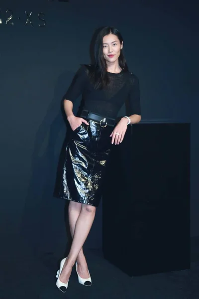 Китайська Супер Модель Вень Позує Разі Запуску Шанель J12Xs Годинників — стокове фото