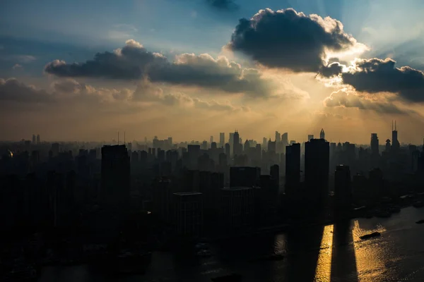 Panorama Huangpu Řeky Pchu Výškových Budov Při Západu Slunce Šanghaji — Stock fotografie