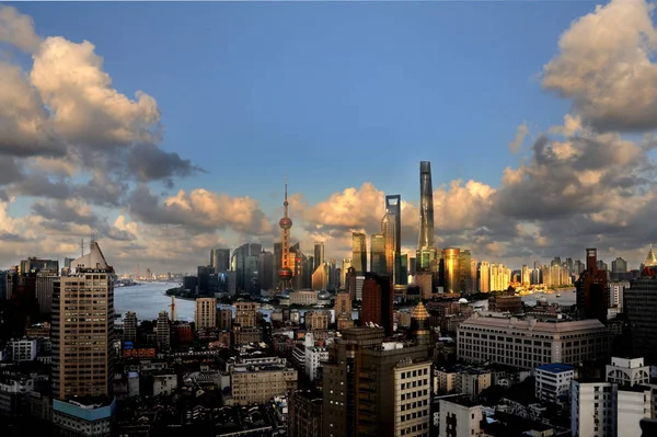 Panorama Pchu Huangpu River Finanční Čtvrti Lujiazui Shanghai Tower Vpravo — Stock fotografie