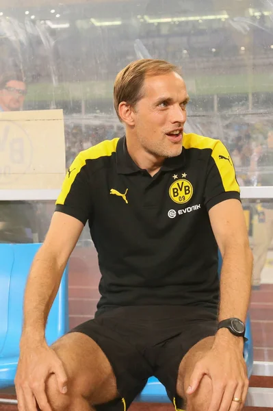 Επικεφαλής Προπονητής Thomas Tuchel Borussia Ντόρτμουντ Ρολόγια Του Παίκτες Ανταγωνίζονται — Φωτογραφία Αρχείου