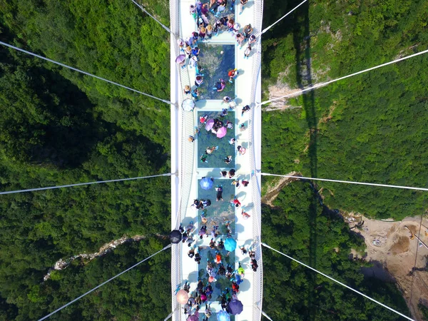 Αεροφωτογραφία Του Κόσμος Του Μακρύτερου Και Υψηλότερη Γυάλινο Πυθμένα Γέφυρα — Φωτογραφία Αρχείου