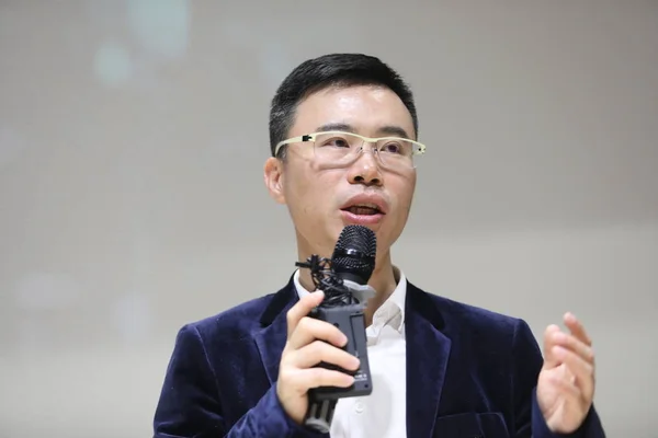 Wang Xin Founder Ceo Shenzhen Artificial Intelligence Startup Ringle Speaks — Stock Photo, Image