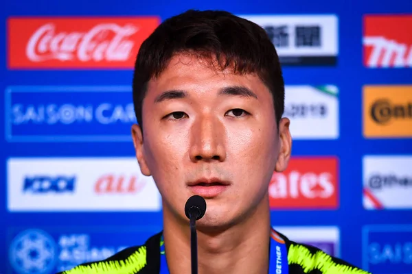 Jung Woo Young Etelä Korean Jalkapallomaajoukkueesta Osallistuu Ryhmän Ottelun Lehdistötilaisuuteen — kuvapankkivalokuva