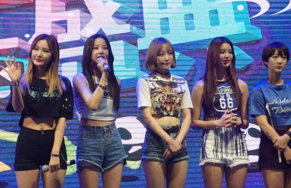 상하이에 디지털 엔터테인먼트 박람회에서 아이돌 Exid Chinajoy 2016 2016 — 스톡 사진