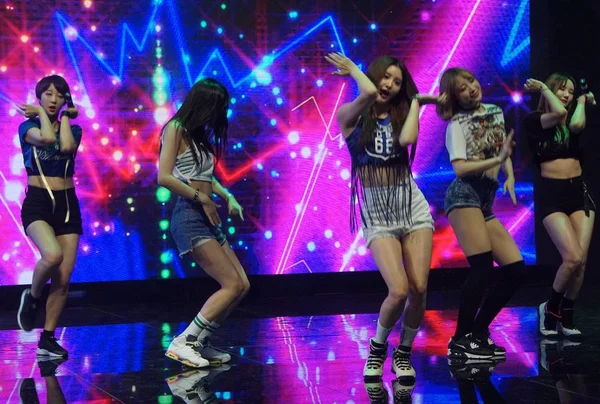 Sydkoreanska Idol Grupp Exid Utföra Vid 14Th Kina Digital Entertainment — Stockfoto