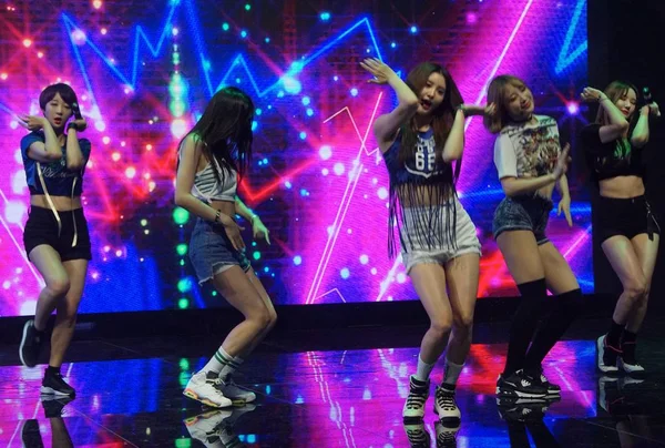 Jihokorejský Idol Skupina Exid Vystoupí China Digital Entertainment Expo Také — Stock fotografie