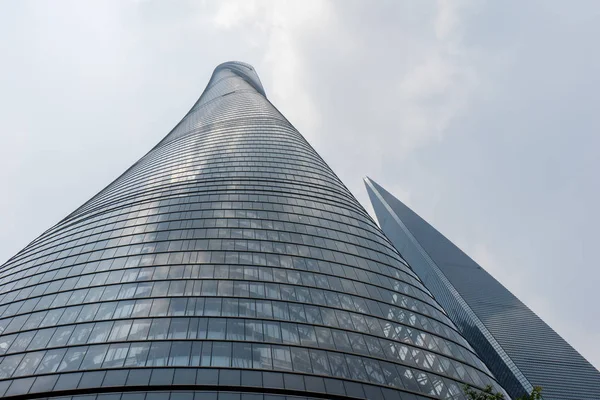Una Vista Gusano Torre Shanghai Distrito Financiero Lujiazui Pudong Shanghai —  Fotos de Stock