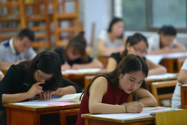 Estudantes Chineses Participam Exame Vestibular Nacional Também Conhecido Como Gaokao — Fotografia de Stock