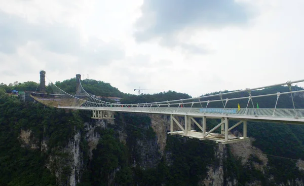 Világ Leghosszabb Legmagasabb Üvegfenekű Híd Felett Zhangjiajie Grand Canyon Wulingyuan — Stock Fotó