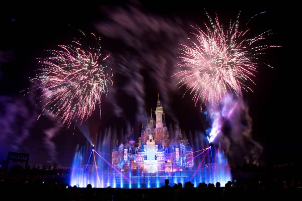 Des Feux Artifice Explosent Sur Disneyland Shanghai Shanghai Disney Resort — Photo