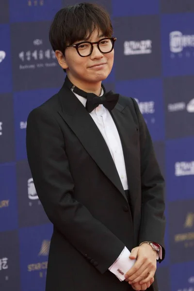 Південнокорейські Актор Dong Hwi Прибуває Червоному Килимі Paeksang Мистецтв Нагород — стокове фото