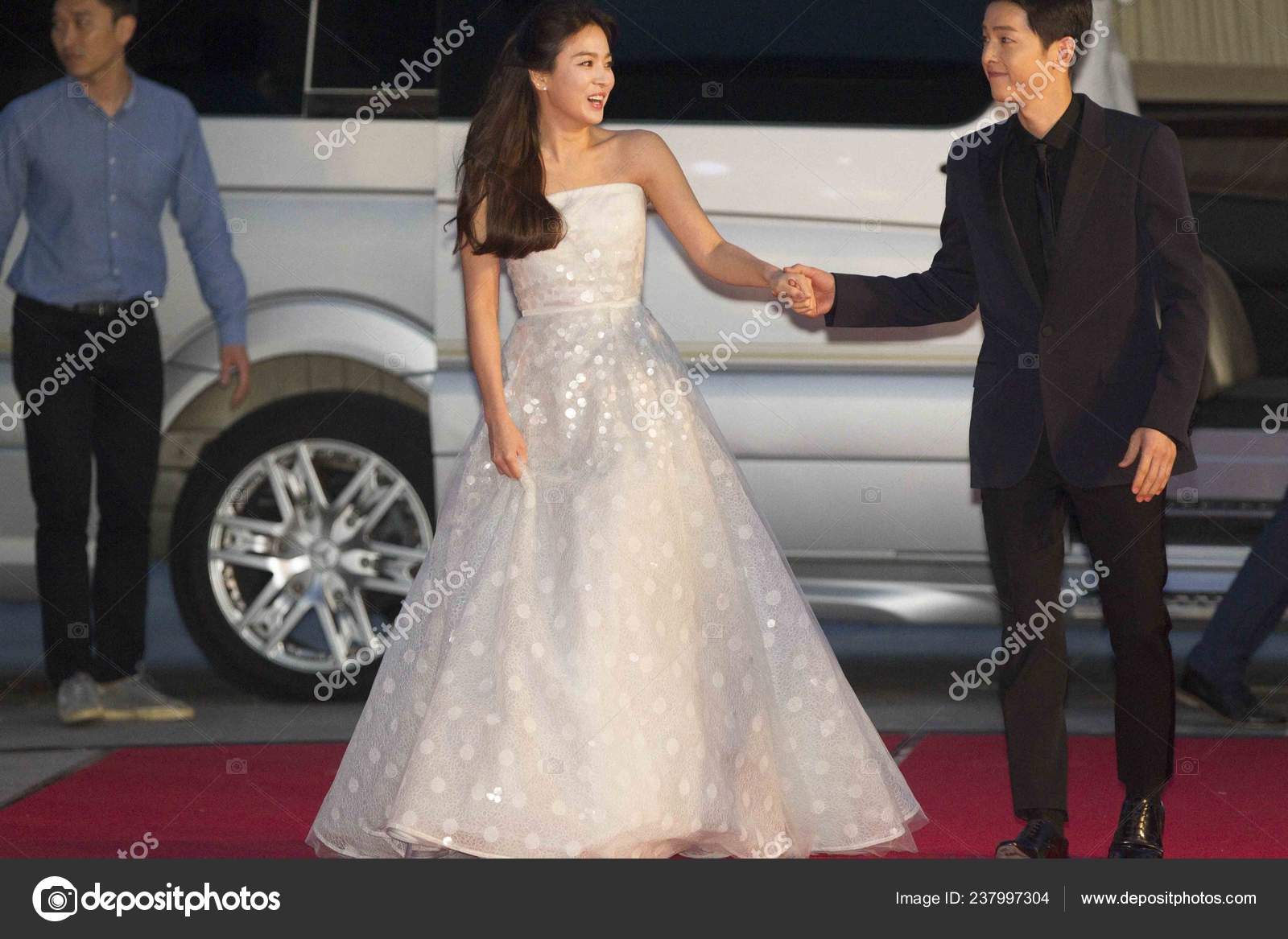 song hye kyo red carpet