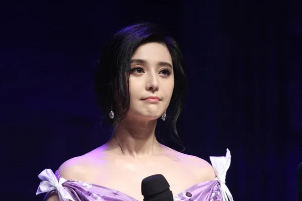 2016年6月11日 在中国上海举行的第19届上海国际电影节上 中国女演员范冰冰在她的电影 拉魏传奇 的新闻发布会上摆姿势 — 图库照片