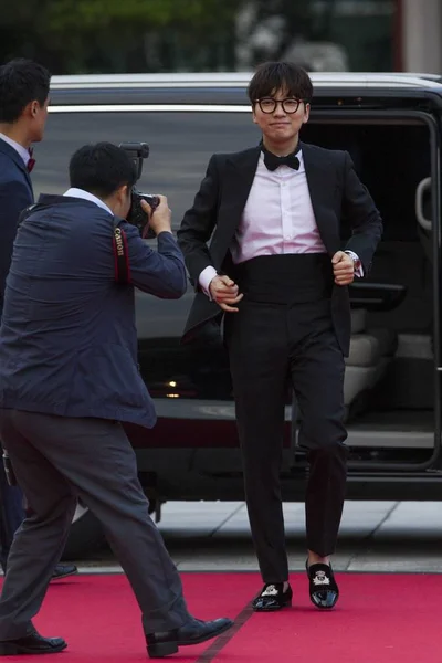 Actor Surcoreano Lee Dong Hwi Llega Alfombra Roja Para Los —  Fotos de Stock