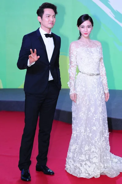 Hong Kong Model Actress Angelababy Right Actor Wallace Chung Arrive — Stock Photo, Image