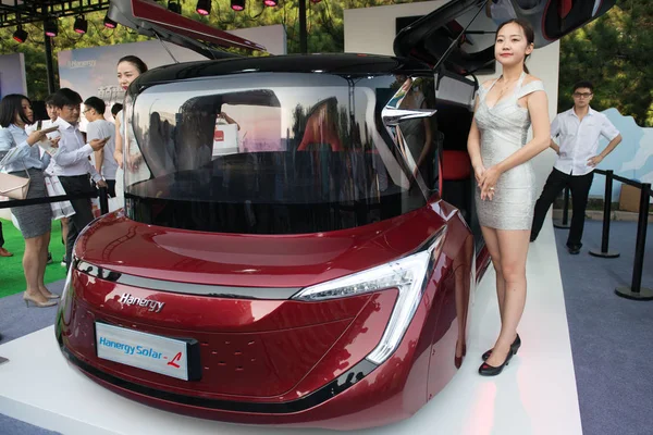 2016에 베이징 행사에서 Hanergy 자동차와 — 스톡 사진