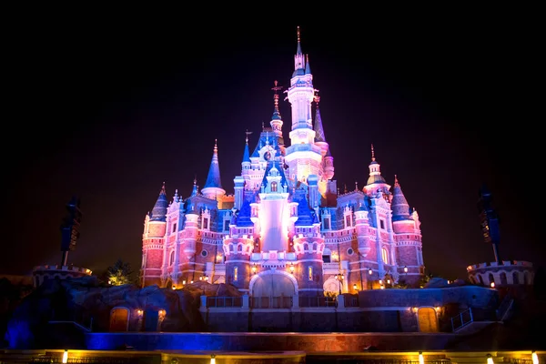 Vista Del Castillo Iluminado Shanghai Disneyland Shanghai Disney Resort Para — Foto de Stock