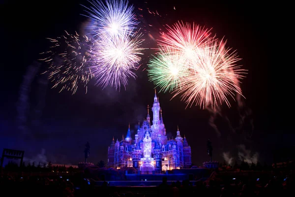 Fireworks Explode Shanghai Disneyland Shanghai Disney Resort Celebrate Children Day — Stock Photo, Image