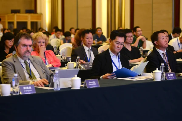 Pony Huateng Front Center Chairman Ceo Tencent Reads Document International — Stock Photo, Image