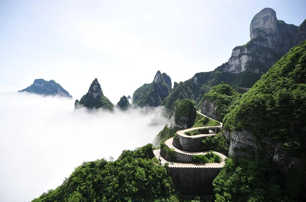 Landschap Van Zee Van Wolken Regenval Berg Tianmen Tianmenshan Berg — Stockfoto