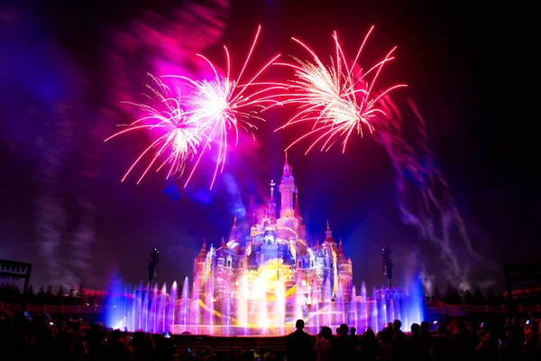 Fogos Artifício Explodem Sobre Disneylândia Xangai Shanghai Disney Resort Para — Fotografia de Stock