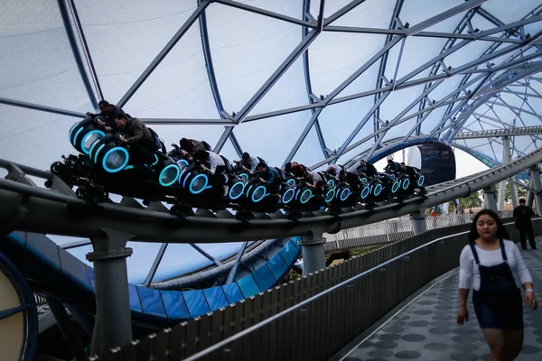 Visitors Have Fun Roller Coaster Tomorrowland Shanghai Disneyland Shanghai Disney — Stock Photo, Image
