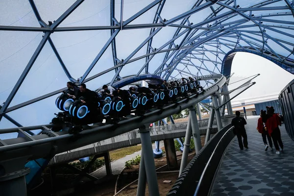 Visitors Have Fun Roller Coaster Tomorrowland Shanghai Disneyland Shanghai Disney — Stock Photo, Image