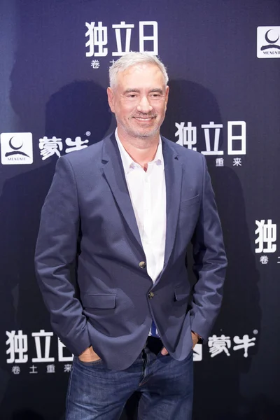 Niemiecki Reżyser Roland Emmerich Pozuje Premierze Swojego Nowego Filmu Dzień — Zdjęcie stockowe