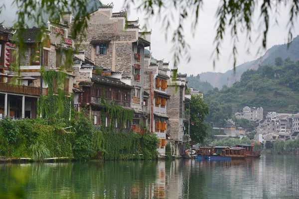 Oude Huizen Zijn Zien Langs Wuyang Rivier Zhenyuan Oude Waterstad — Stockfoto