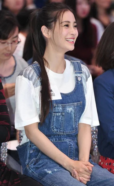 Hong Kong Modell Och Skådespelerska Angelababy Ler Vid Presskonferens Att — Stockfoto