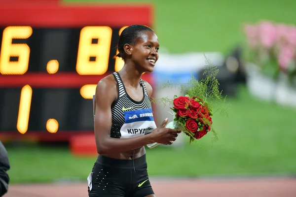 ケニアの信仰 Kipyegon Iaaf ダイヤモンド リーグ上海 2016 年までに上海 2016 日中に女子 1500 — ストック写真