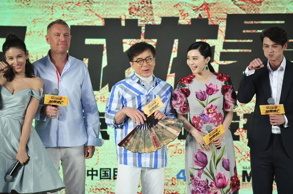 Balról Kínai Színésznő Zhang Lanxin Finn Filmrendező Renny Harlin Hong — Stock Fotó