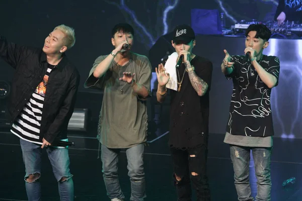 Medlemmer Den Sørkoreanske Idol Gruppen Aomg Opptrer Sin Konsert Shanghai – stockfoto