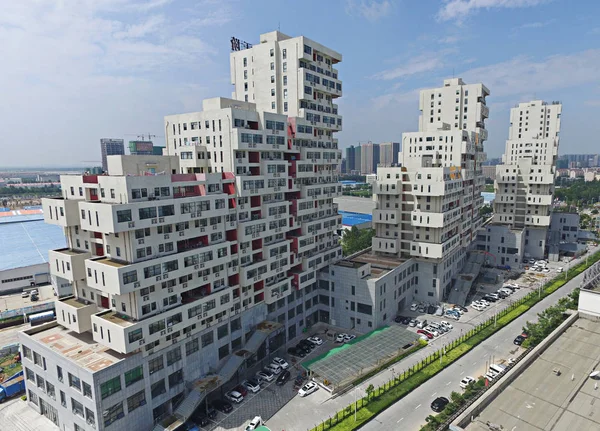 Vue Complexe Résidentiel Ressemblant Des Blocs Tetris Dans Ville Zhengzhou — Photo