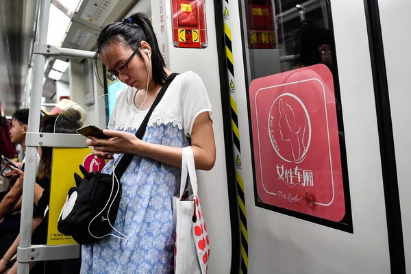 Female Passenger Pictured Subway Train Featuring Ladies Metro Line Guangzhou — Stock Photo, Image