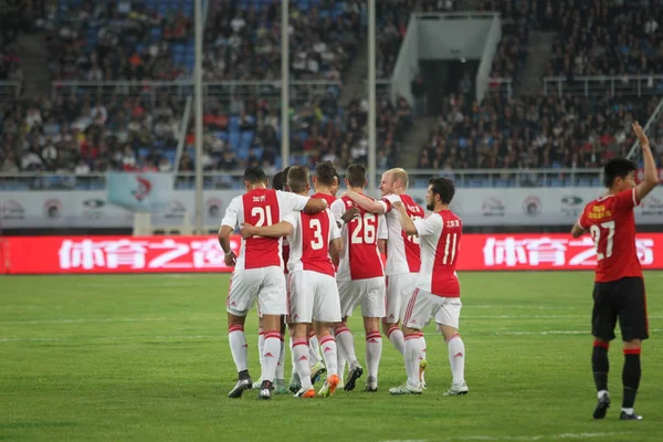 Giocatori Dell Afc Ajax Festeggiano Dopo Aver Segnato Gol Contro — Foto Stock