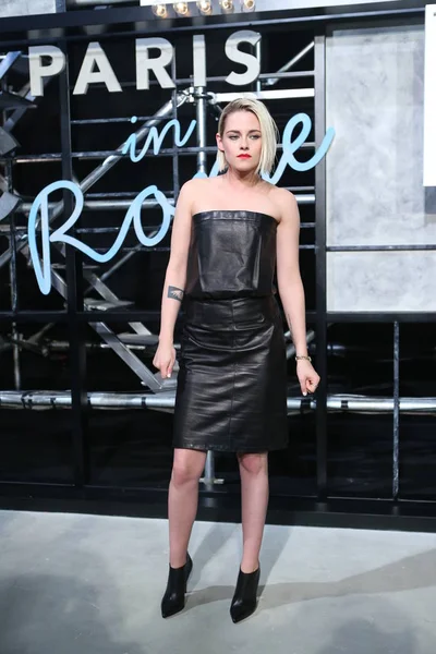 Actriz Estadounidense Kristen Stewart Llega Alfombra Roja Para Chanels Paris —  Fotos de Stock