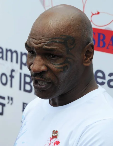 Amerikanischer Boxer Mike Tyson Beim Wiegen Des Ibf Kampfes Während — Stockfoto