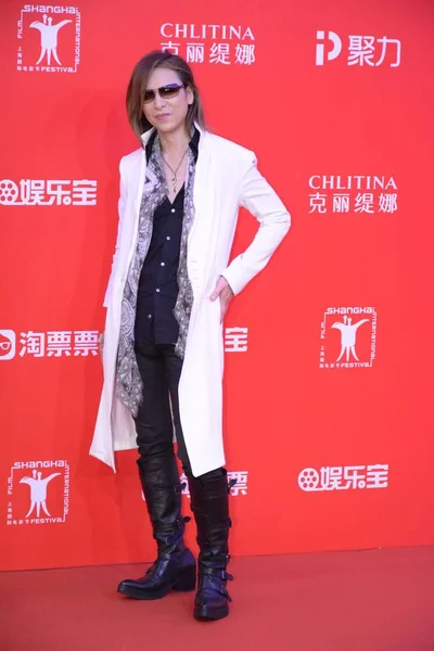 Musicista Cantautore Giapponese Yoshiki Hayashi Arriva Sul Tappeto Rosso Cerimonia — Foto Stock