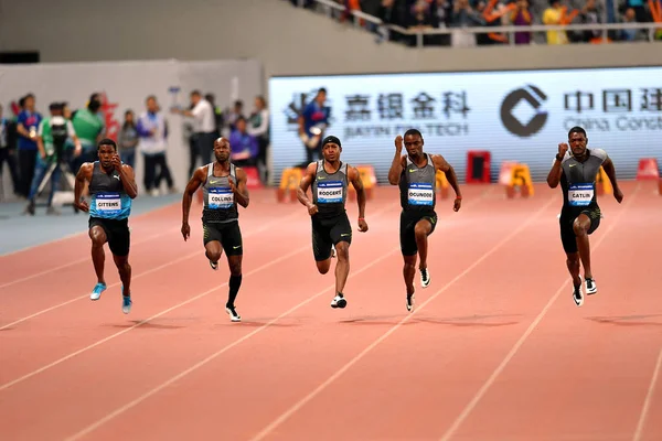 アメリカのジャスティン ガトリン 右と他の参加者で競う男子 100 Iaaf ダイヤモンド リーグ上海 2016 年までに上海 2016 — ストック写真
