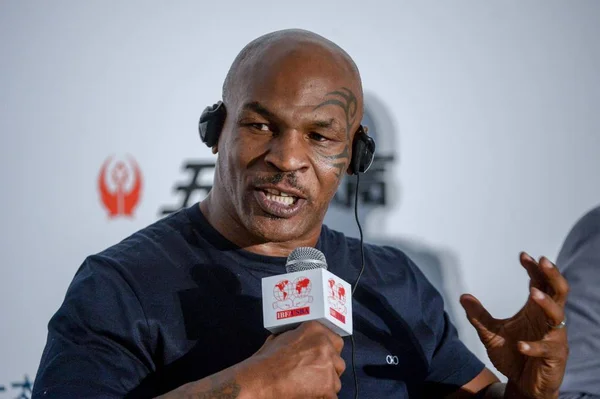 Amerikanischer Boxer Mike Tyson Spricht Während Einer Pressekonferenz Vor Dem — Stockfoto