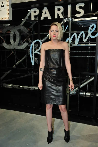 Atriz Americana Kristen Stewart Chega Tapete Vermelho Para Chanels Paris — Fotografia de Stock