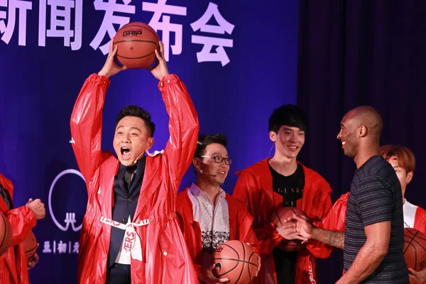 Acteur Chinois Liu Gauche Réagit Après Avoir Reçu Ballon Basket — Photo