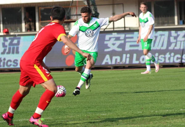 Daniel Caligiuri Vfl Wolfsburg Centro Prepara Para Atirar Contra Changchun — Fotografia de Stock