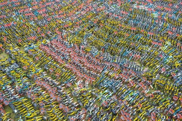 Bicicletas Serviço Compartilhamento Bicicletas Estão Alinhadas Campo Vazio Cidade Hangzhou — Fotografia de Stock