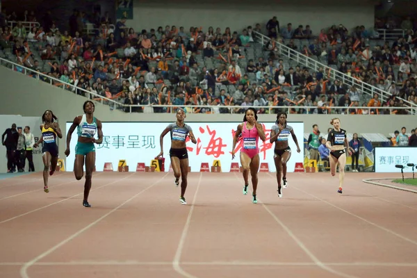 女子でバハマ 番目の左 他の参加者の Shaunae ミラーの競争 Iaaf ダイヤモンド リーグ上海 2016 年までに上海 — ストック写真