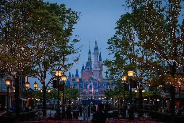 Vista Nocturna Del Castillo Shanghai Disney Resort Pudong Shanghai China —  Fotos de Stock