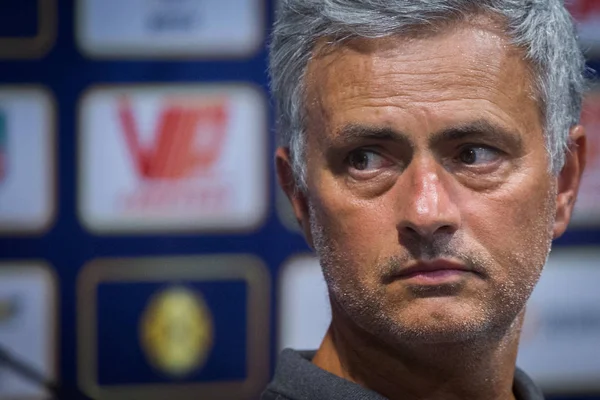 Trener Jose Mourinho Manchester United Słucha Pytanie Konferencji Prasowej Jego — Zdjęcie stockowe