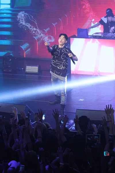 Membro Del Gruppo Idol Sudcoreano Aomg Esibisce Loro Concerto Shanghai — Foto Stock