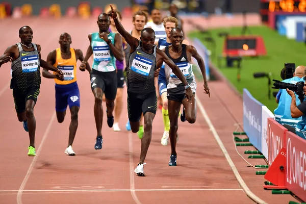 Ferguson Cheruiyot Lubomír Keni Vpředu Pomlčky Vyhrát Pánské 800M Během — Stock fotografie